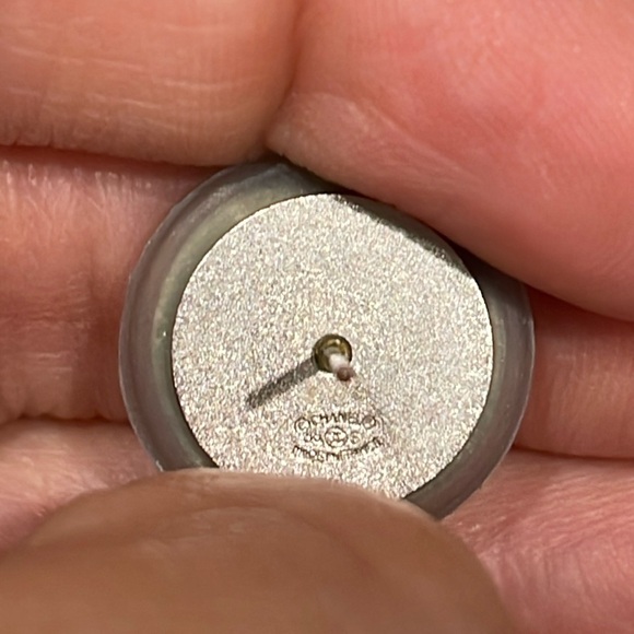 Chanel CC Pierced Earrings White/Silver - Picture 5 of 8